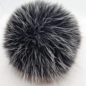 Črn cof z belimi konicami*